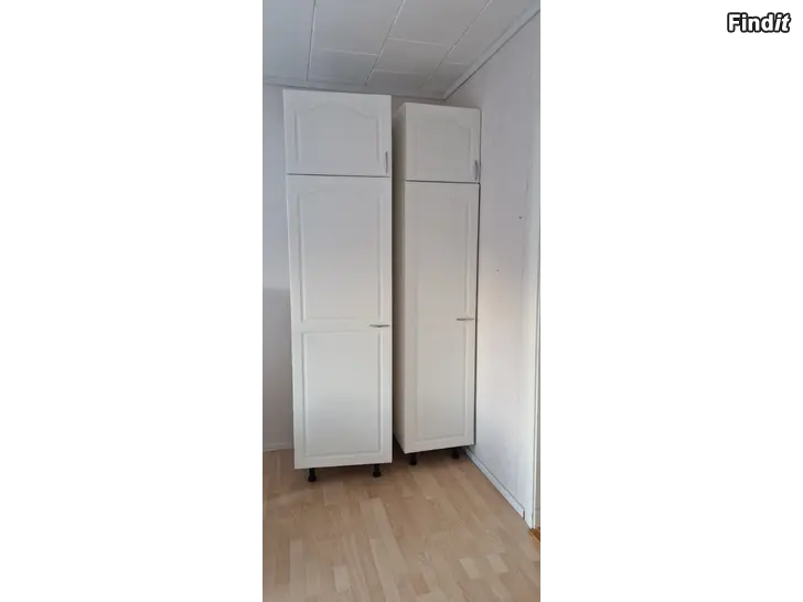 Myydään Vaatekaapit