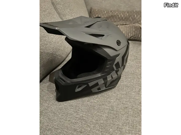 Säljes Cross/moped hjälm