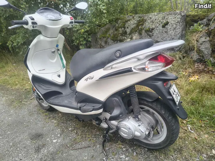 Myydään Piaggio Fly 50 4T Italy Edition