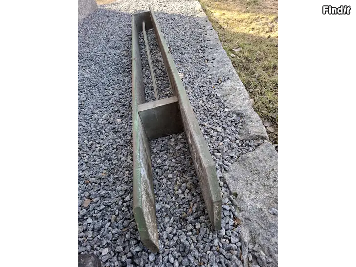 Säljes Gammal hylla