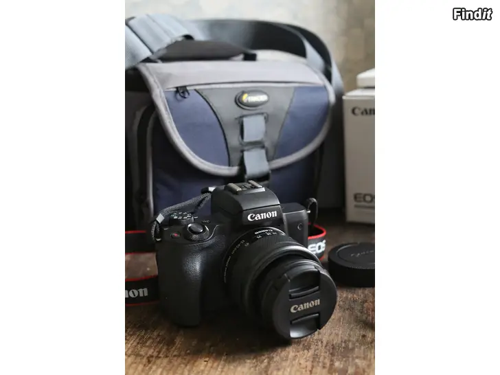 Säljes Canon EOS M50 systemkamera med tillbehör  komplett paket