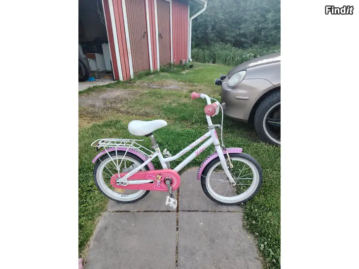 Myydään Tyttöjen 16 polkupyörä