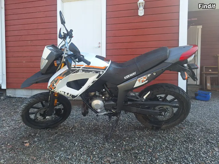 Myydään Keeway TX50 moped