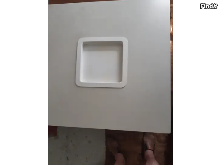 Säljes Vitt  soffbord