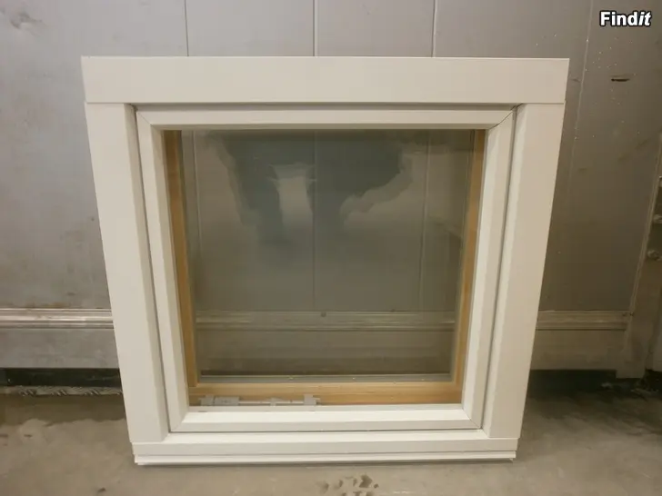 Säljes Fönster Piklas MSEA 131, 6x6 590x590, Sk/Vit, Vänster, BASTU
