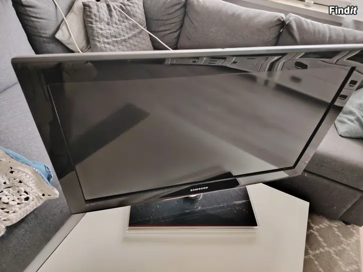 Myydään Samsung 32 HD Tv