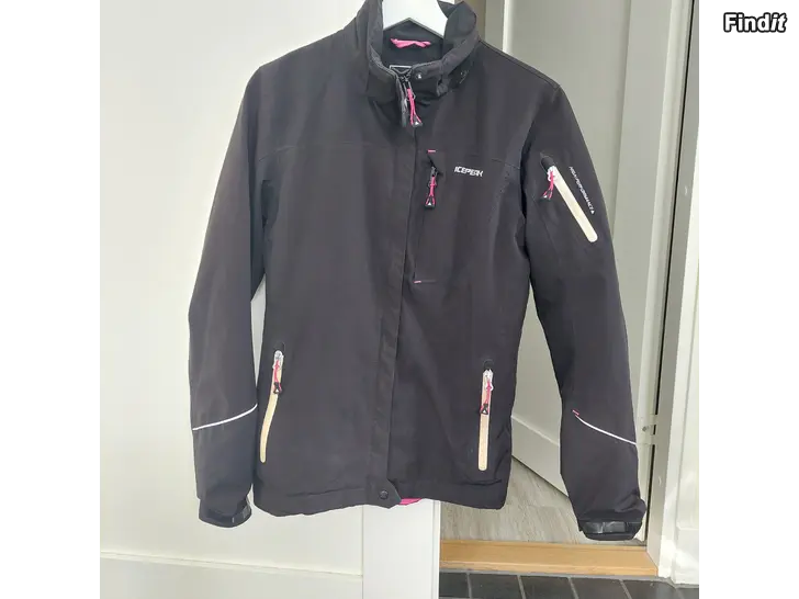 Myydään Icepeak ulkoilutakki koko 36