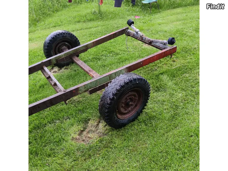 Myydään Båttrailer