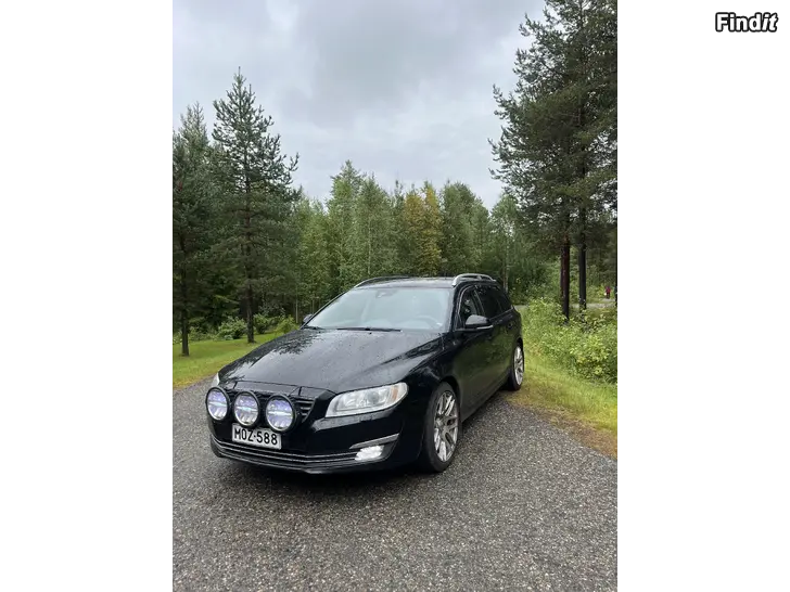 Myydään Volvo V70 2.0 D3 Summum Aut. // Juuri katsastettu 8/2026 // Jakopää tehty 3/2025 // Webasto
