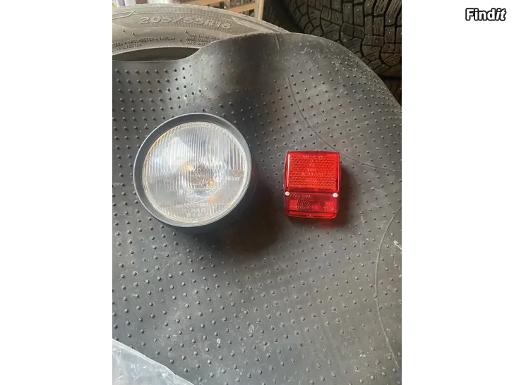 Myydään Suzuki pv cev  valot