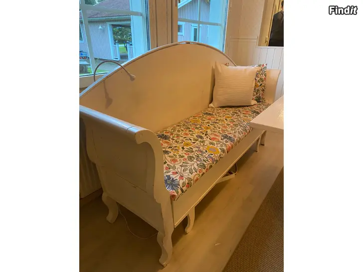 Säljes Träsoffa