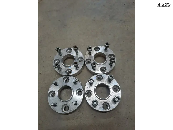 Säljes Spacers 4x114,3