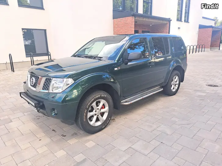 Myydään Nissan Pathfinder 2.5 Dci 128kw 4x4 Man / Vetokoukku / 2x Renkaat / Ilmastointi / 