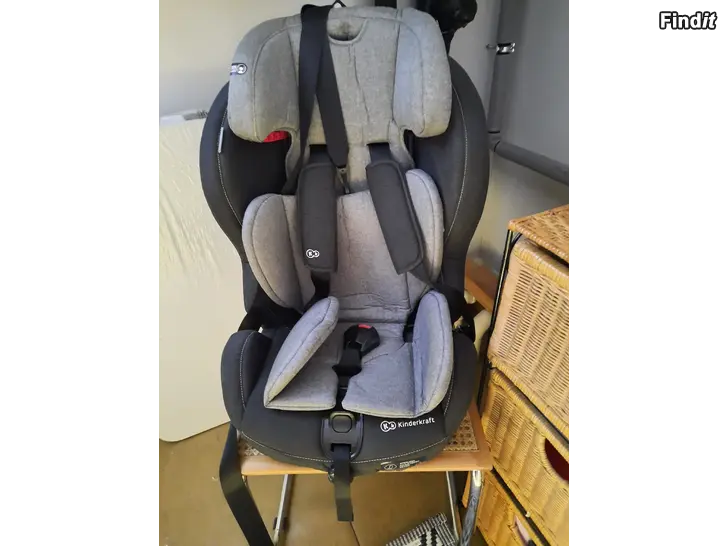 Myydään Barnbilstol