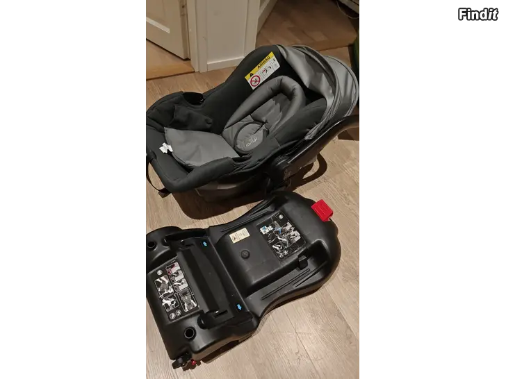 Myydään Babyskydd+bas