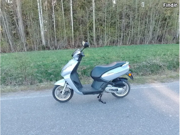 Myydään Peugeot 50 kisbee 4-T