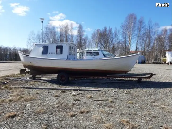 Myydään Retkivene