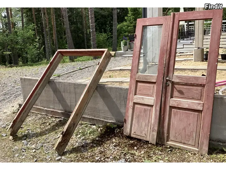 Myydään Gamla pardörrar med karm