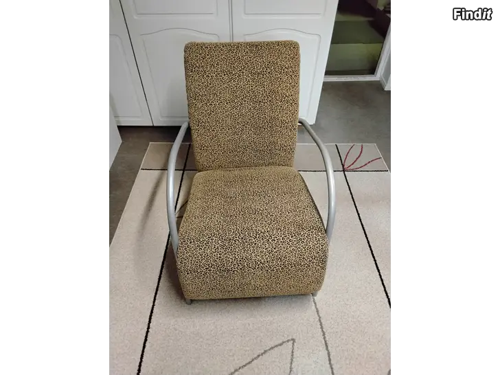 Myydään Tuoli