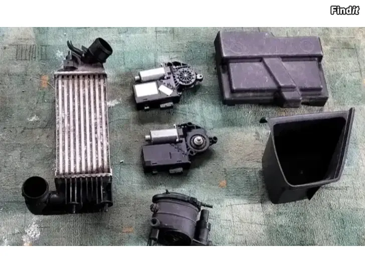 Myydään Takaumpio välijäähdytin dieselsuodatimenkotelo etuvilkkut akkukotelonkanssi