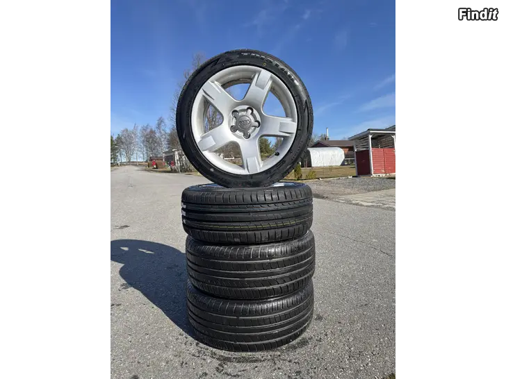 Säljes Fälgar med däcken