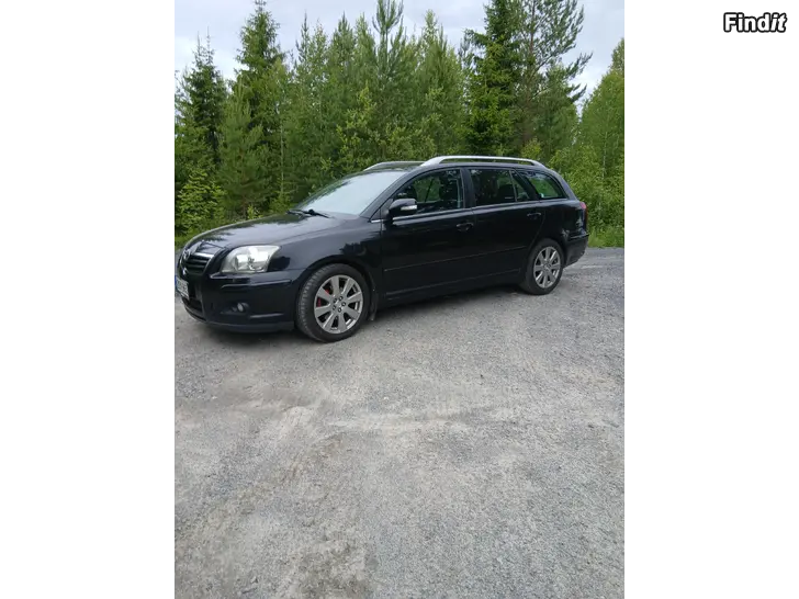 Säljes Toyota Avensis 2.4 bensin