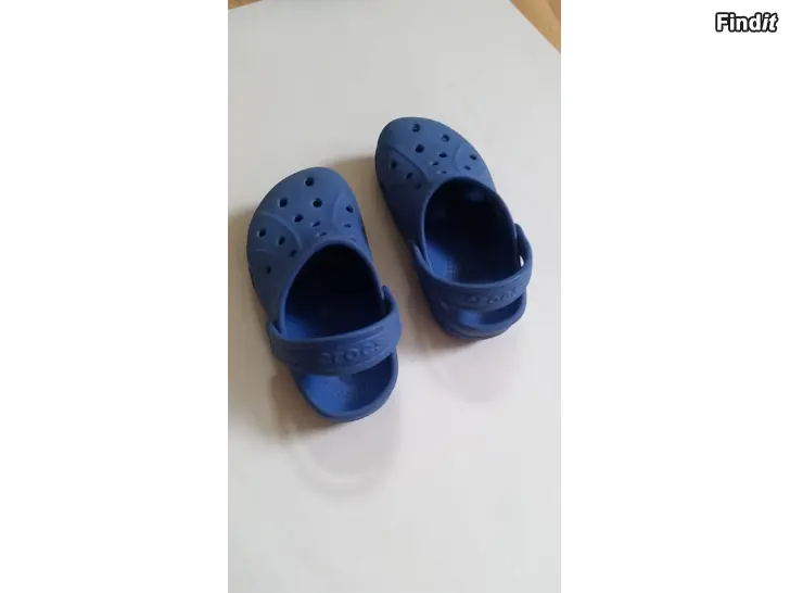 Myydään Siniset Crocs koko 8-9  -3e