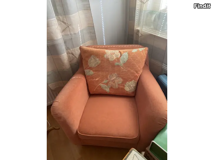Myydään 2 st sköna fåtöljer