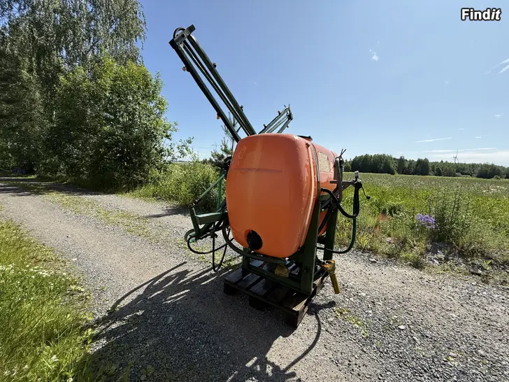 Säljes Ylö Eho 900 l 12 m Växtskyddsspruta