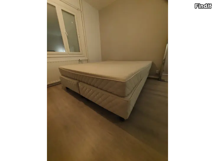 Säljes Säng 160cm 200cm