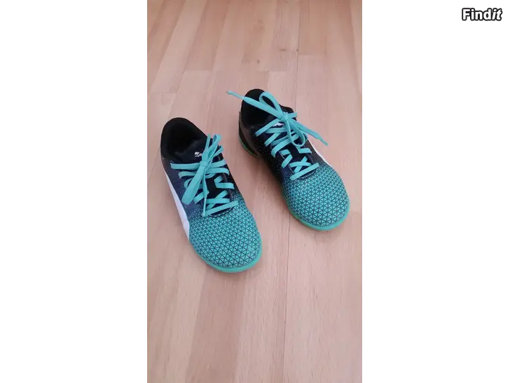 Myydään Puma lasten sisäpelikengät  koko 32 musta vihreä valkoinen Duoflex -hinta 5e