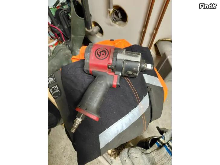 Myydään Chicago Pneumatic mutteriväännin