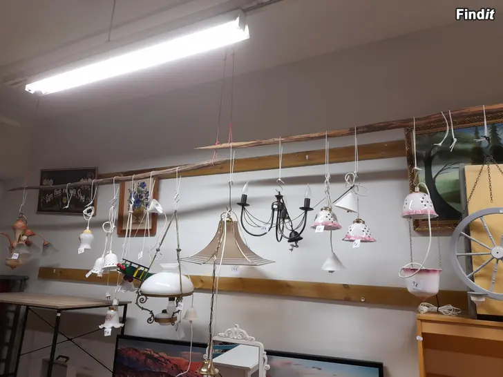 Myydään Lampor armaturer