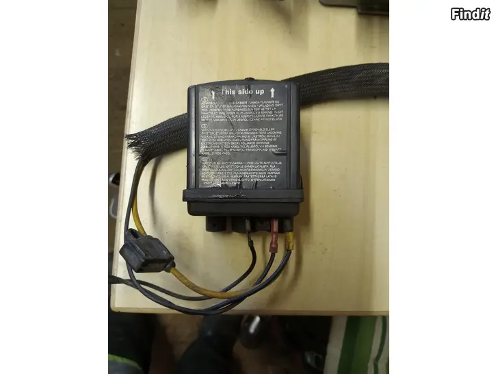 Myydään Defa Multi Charger type 450009 3A 12V 40w