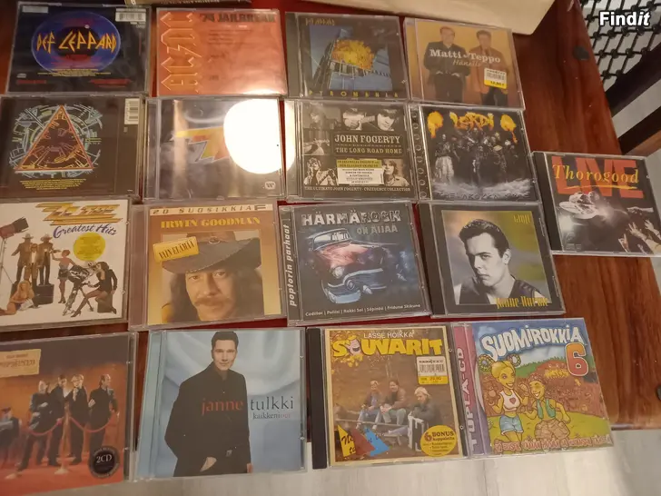Myydään CD levyjä paljon