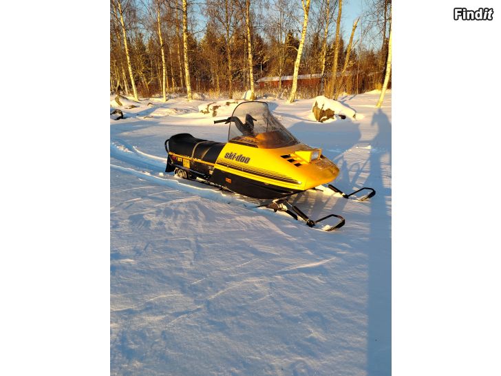 Säljes Ski-doo safari 377