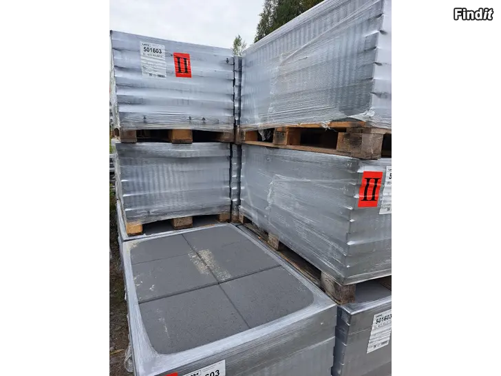 Myydään 40x40 mustia betonilaattoja II-laatu