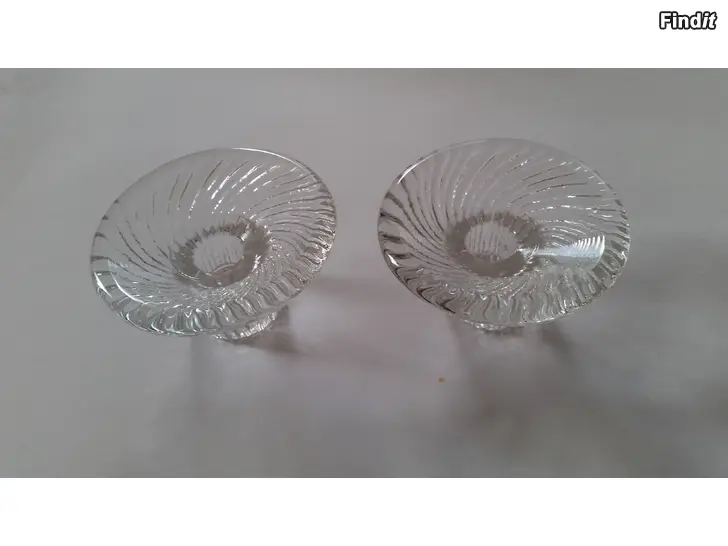 Myydään Iittala Poppa kynttilänjalka 2kpl 5e