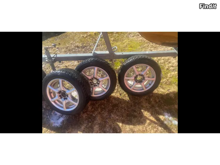 Säljes 16 tums aluminium fälgar med vinterdäck