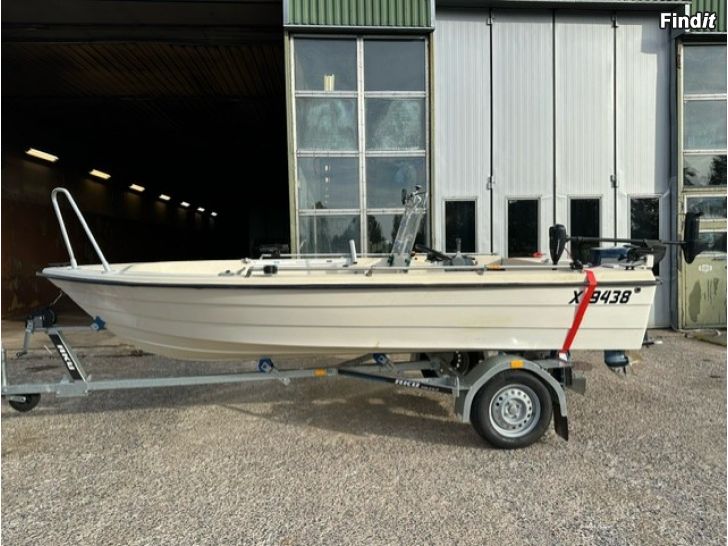 Säljes Nobilis 440R + Yamaha 30hk / Kastdäck