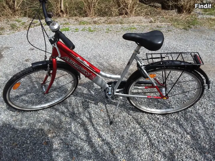 Säljes Madison 26 tjejcykel