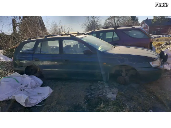 Myydään Toyota Carina e osina