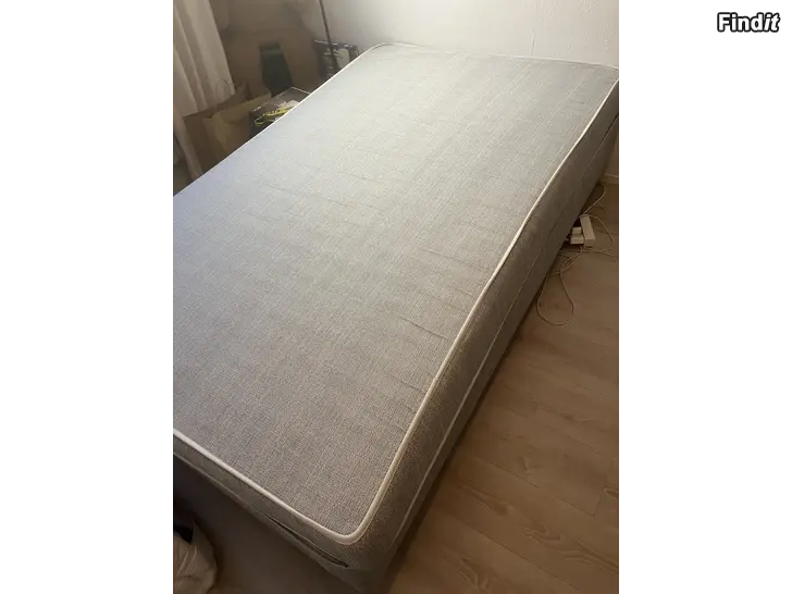 Myydään säng 120 x 200