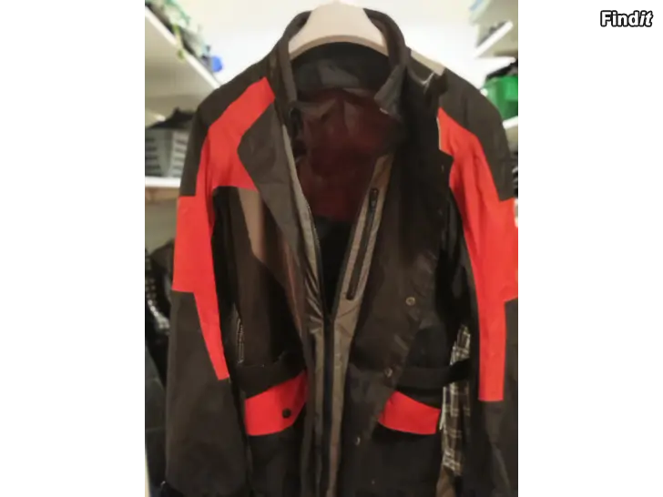 Myydään MC jacka S