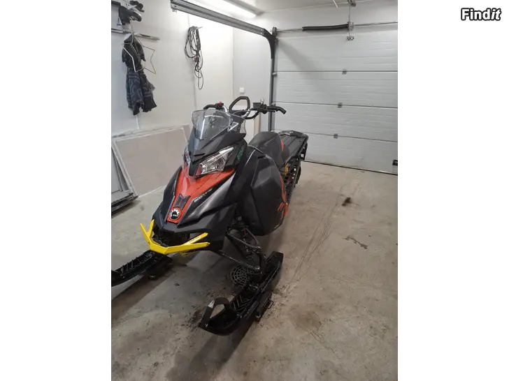 Säljes Ski-Doo summit 800r etec 146