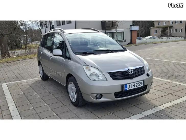 Myydään Toyota Corolla Verso 2.0 D4D 2003vm