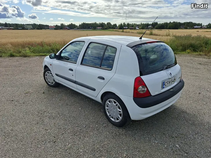 Myydään Renault CLIO årsmodell 2001 säljes