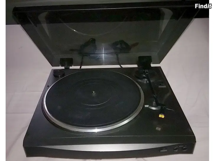Myydään LP Levysoitin Kenwood P-T400