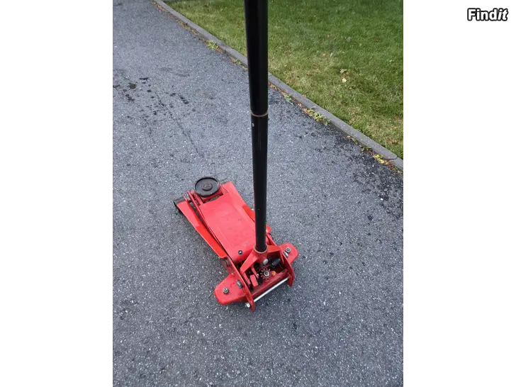 Myydään Domkraft / Hallitunkki 2,5T