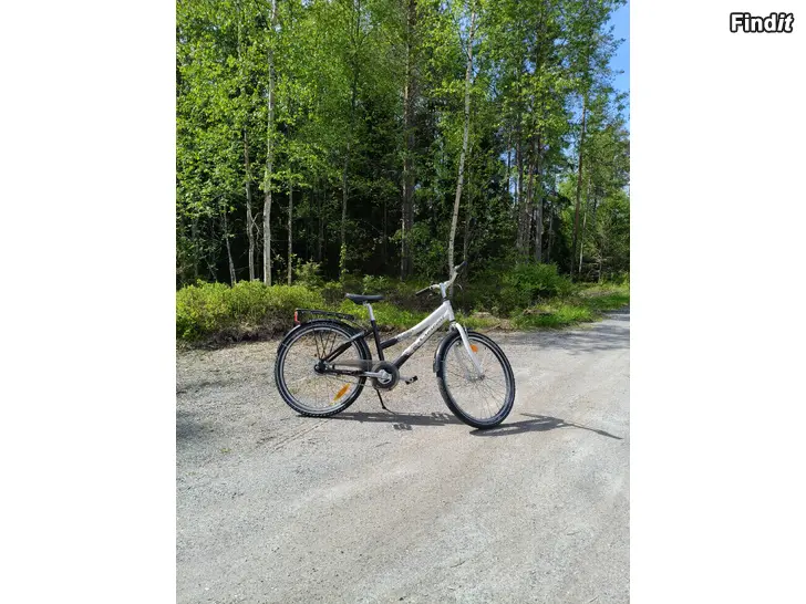 Säljes Cresent 24 tum 9-12 år